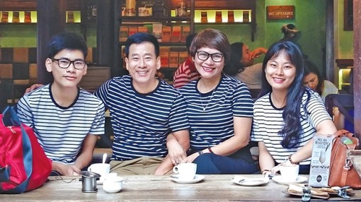 Không giàu tiền bạc, sức khỏe, nhưng chị tự hào: 'Chúng tôi giàu hạnh phúc'