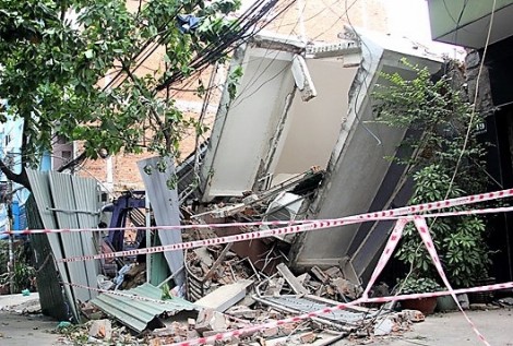 Vụ thi công làm sập hai căn nhà ở Q.Tân Bình, TP.HCM: Do đào móng không an toàn