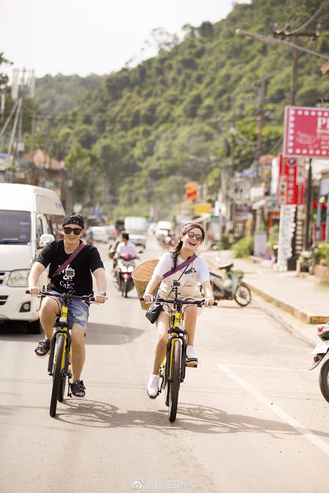 Kieu toc dep de lam giup Trieu Vy tre nhu gai doi muoi du ngoai 40