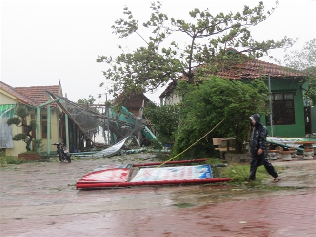 Sieu bao Doksuri thoi bay gan 50.000 mai nha o Quang Binh, thiet hai hon 1.700 ty dong