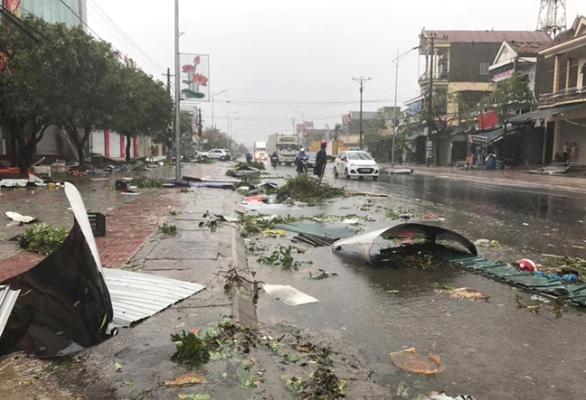 Nghe An, Ha Tinh, Quang Tri tan hoang sau sieu bao Doksuri