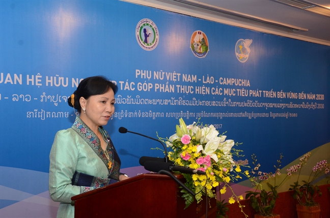 Hoi Phu nu ba nuoc Viet Nam - Lao - Campuchia cung hop tac, phat trien