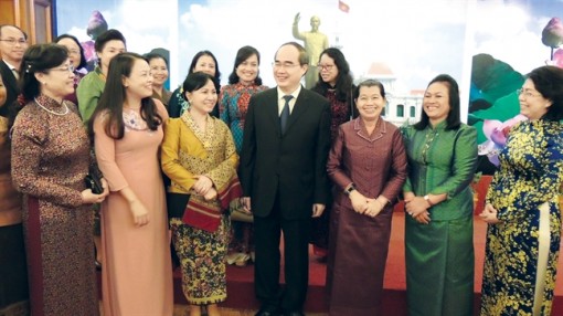 Tại Việt Nam, Lào và Campuchia, phụ nữ đều khẳng định được mình trong xã hội
