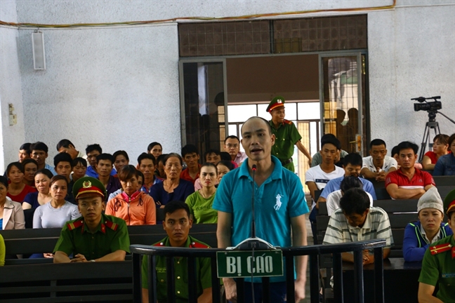 Danh vo ban do thuong bi chui, nam thanh nien bi dam tu vong