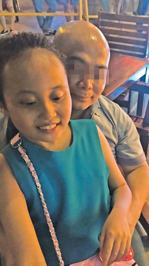 Nói với con về người cha trong bóng đêm