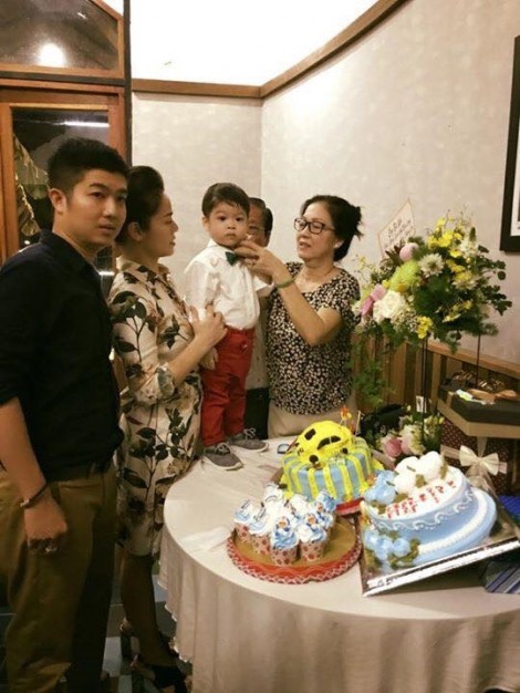 Vợ chồng Nhật Kim Anh hạnh phúc mừng sinh nhật con trai, xóa tan tin đồn ly hôn
