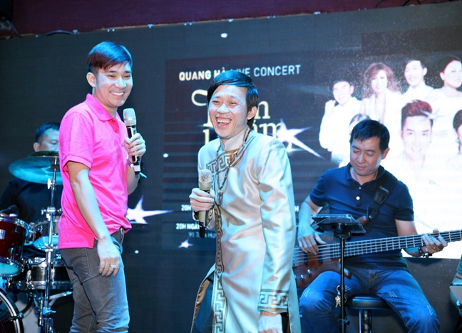 Hon 200 nguoi cat luc phuc vu cho live concert cua Quang Ha