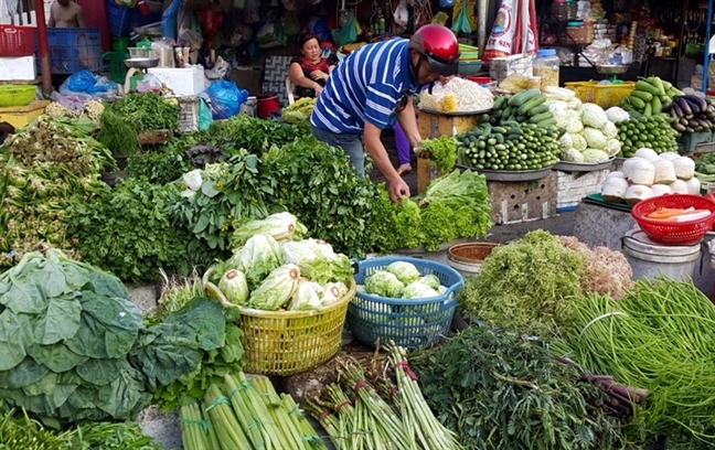 Mua lien tiep, nhieu loai rau cu tang gia