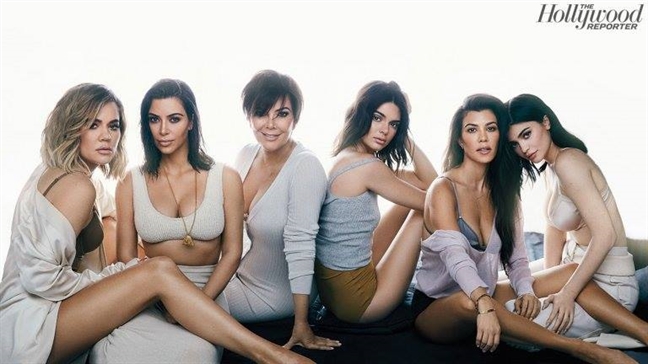 Nha Kardashian phan ung ra sao truoc tin 'bau bi' cua Kylie Jenner?