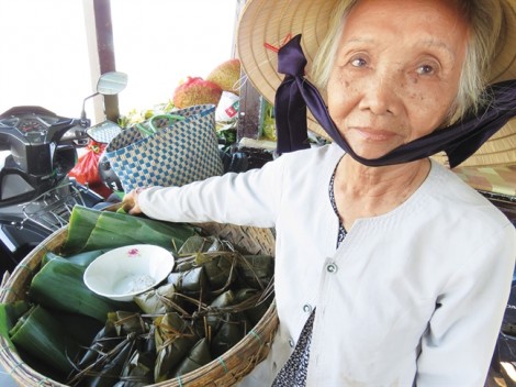 Tượng vô danh trên đảo Cù Lao Chàm