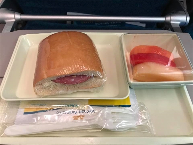 Chiec 'hamburger huyen thoai' cua Vietnam Airlines gay 'bao mang'