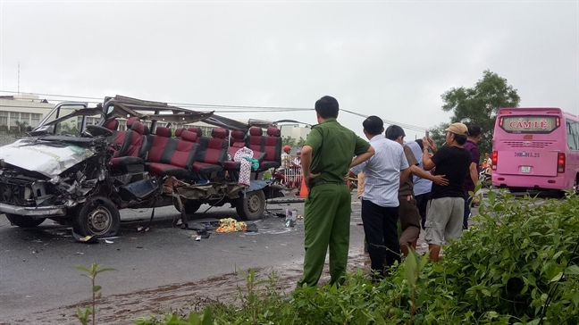 Tai nan tham khoc 6 nguoi chet o Tay Ninh: Do tai xe buon ngu?