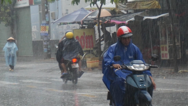 Sai Gon mua dam, Dong Nai 'that thu' vi ngap gan 1m