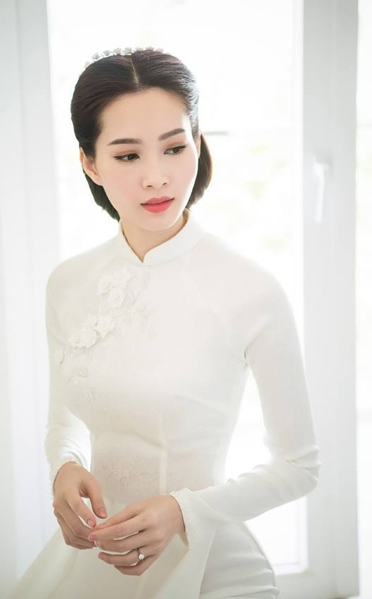 Đại gia Thái Lan chi 70 tỷ đính hôn với nữ ca sĩ xinh đẹp (0933.528 098)  thuộc Đám cưới nổi tiếng của cưới hỏi trọn gói dịch vụ 365, công ty