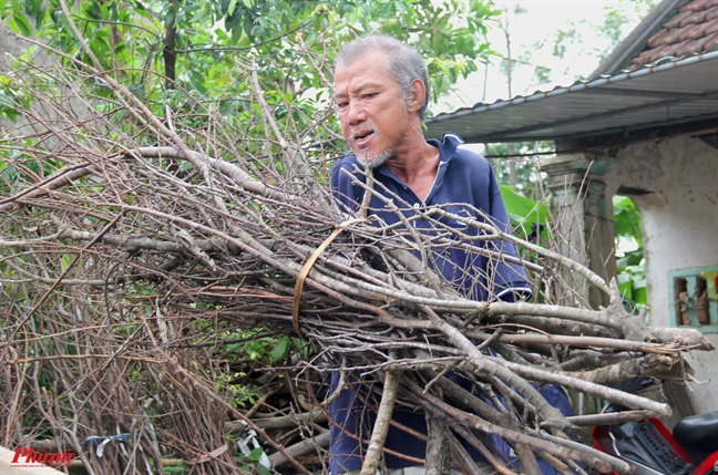 ‘Di nhan’ khong tay theu det ky tich khong tuong doi thuong