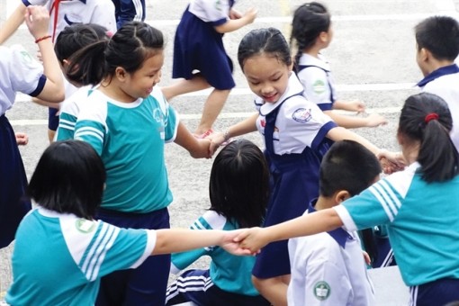 Phát hiện mới cảnh báo giờ học của trẻ vào buổi sáng