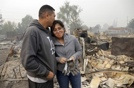 Cháy rừng tại Mỹ: Cứu hỏa hụt hơi đuổi theo ngọn lửa tàn khốc
