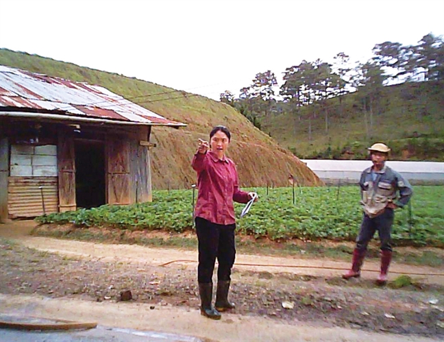 Vach mat duong day lua  dua nguoi di lao dong kho sai: Lam kiet suc, phai vay tien chuoc than