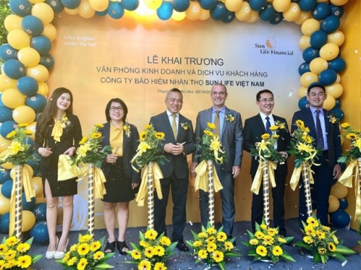 Sun Life Việt Nam khai trương liên tiếp 5 Văn phòng Kinh doanh và Dịch vụ Khách hàng mới