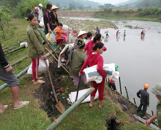 Keu goi hang tram phu huynh ke sat lo, ‘cuu’ truong hoc