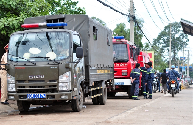 Cong an, Canh sat co dong, PCCC trien khai day dac trong ngay tram BOT hoat dong tro lai