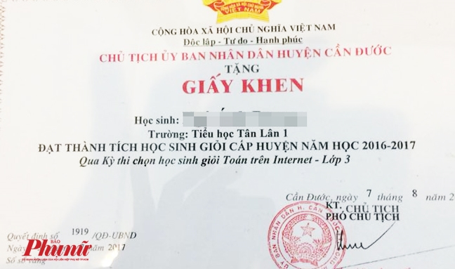 Gia dinh dau xot con gai chet tuc tuoi ngay tren xe cap cuu