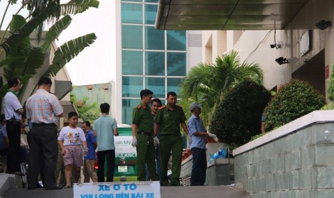 Côn đồ xông vào bệnh viện truy sát kinh hoàng khiến 4 người thương vong ở Sài Gòn