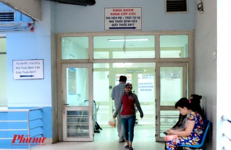 Vụ côn đồ vào bệnh viện chém người: Một bệnh nhân được theo dõi vì lo hung khí gây nhiễm trùng