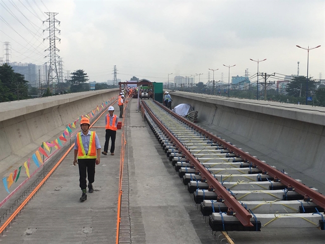 Toan canh tuyen metro dau tien o Sai Gon sau hon 5 nam thi cong