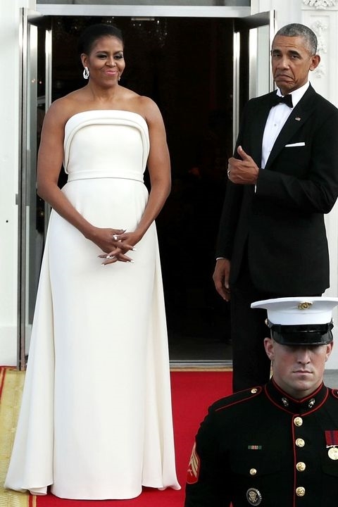 Mac dam den sang trong nhu gu thoi trang Michelle Obama