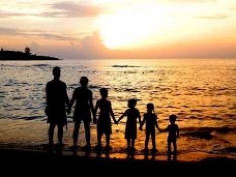 Bị bạo bệnh, mới phát hiện 4 đứa con đều không phải con ruột