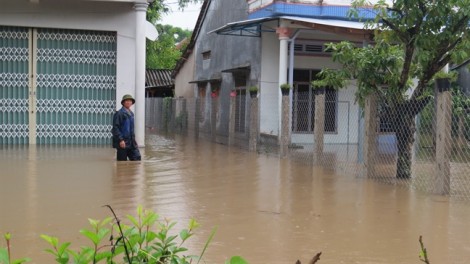 Các tỉnh miền Trung ứng phó với mưa bão dịp APEC