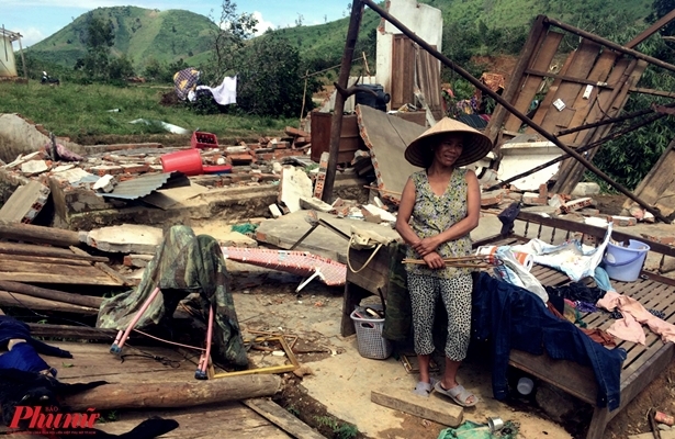 Nguoi dan mien Trung oan minh trong nuoc ngap, Tay Nguyen tan hoang sau bao Damrey