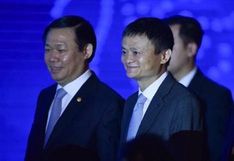 Jack Ma đề nghị cải thiện thủ tục hành chính, đừng 'lên xuống, xin cho'