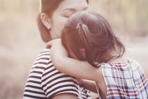 Bi hài chuyện em bé… hai cha