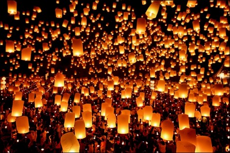 Hòa mình vào không khí tâm linh trong lễ hội đèn trời rực rỡ nhất Thái Lan