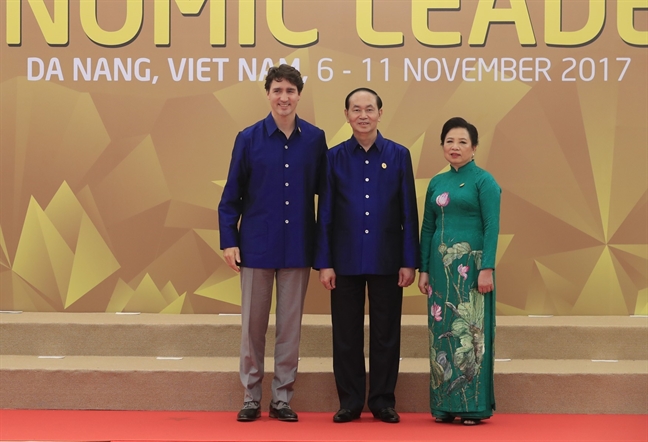 Ngam cac nguyen thu APEC mac trang phuc to tam Viet 