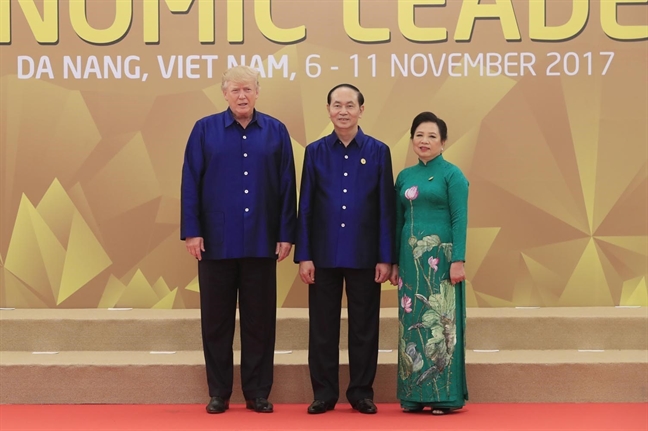 Ngam cac nguyen thu APEC mac trang phuc to tam Viet 