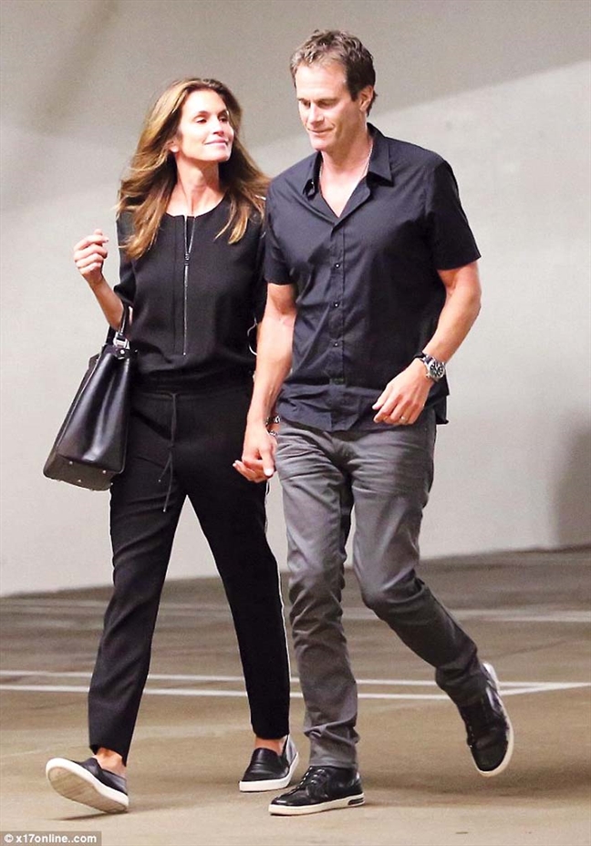 Cindy Crawford - Rande Gerber: Tren duong doi, in mai bong hinh nhau