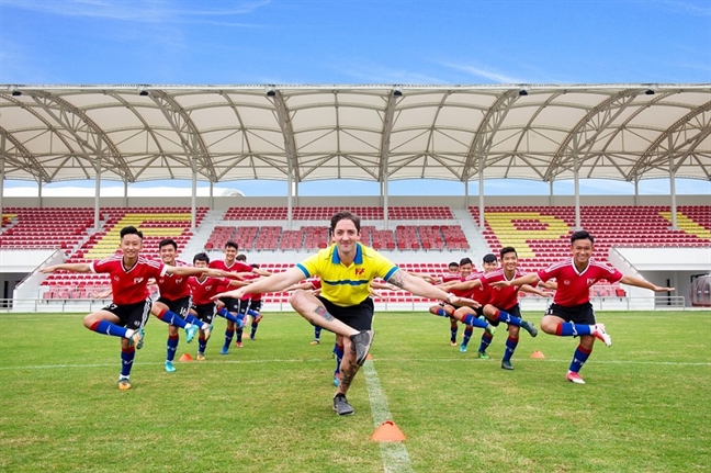 PVF khai truong co so moi – to chuc giao huu quoc te va bo nhiem Giam doc bong da