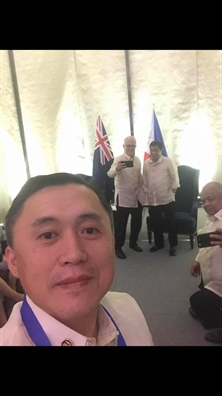 Tro ly Tong thong Philippines nghien ‘selfie’ cung cac chinh khach the gioi