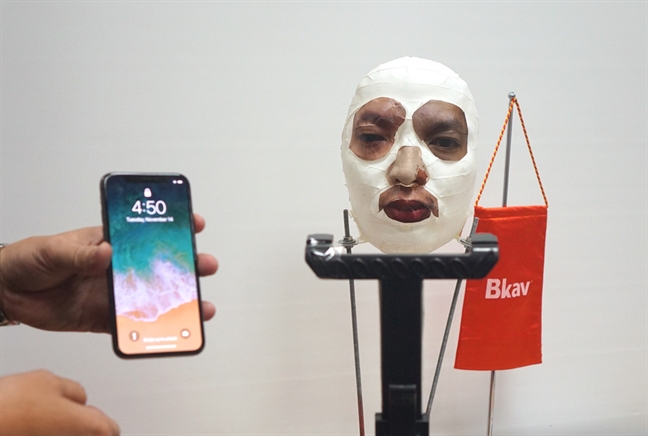 Face ID tren iPhone X da bi danh lua boi mat na 3D nhu the nao?