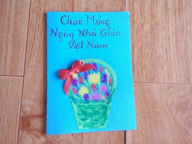 Day con thuong yeu thay co qua nhung mon qua 'nha lam' doc dao