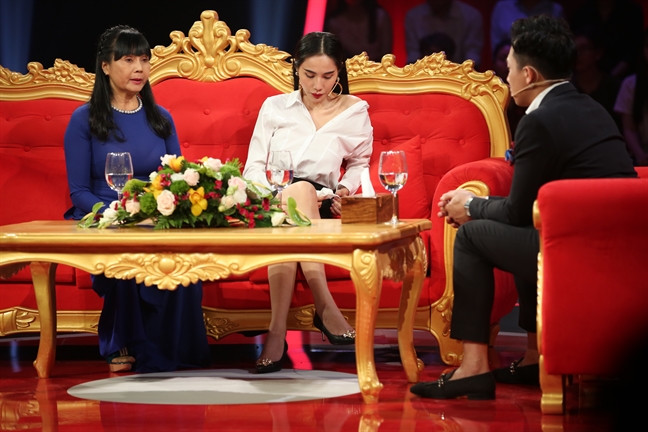 Thuy Tien: ‘Nguoi ta noi Cong Vinh quen toi tro nen hu hong, bien chat’