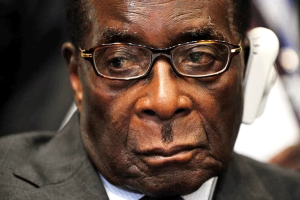 Tong thong Zimbabwe Robert Mugabe bat ngo tu chuc