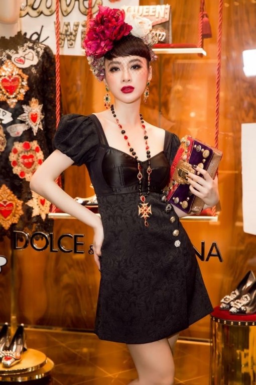 Angela Phương Trinh, Lan Ngọc lọt top sao xấu vì trang phục rườm rà