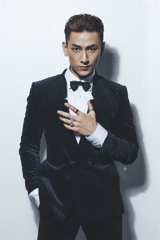 Bộ đôi Isaac – Thảo Trang mang bất ngờ gì đến Ho Tram Sound Waves?