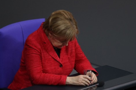 Thủ tướng Đức ở vào tình thế 'ngàn cân treo sợi tóc'!