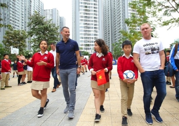 Ryan Giggs: “khi tim duọc uóc mo của minh, hay theo duỏi no dén cung”