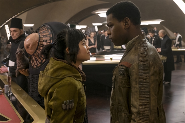 DV goc Viet Kelly Marie Tran: 'Toi co nhieu diem tuong dong voi nhan vat trong bom tan Star Wars'